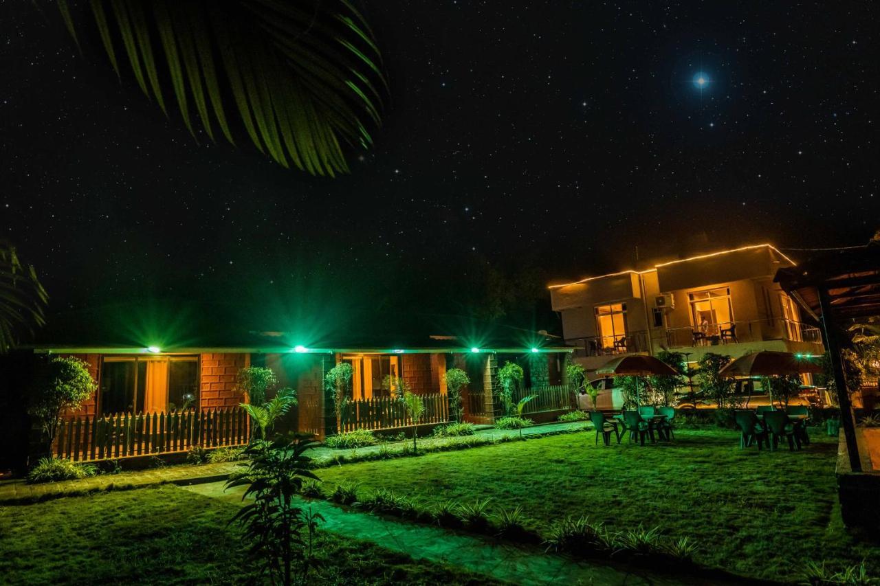 The Oak Woods Hotel Mahābaleshwar Kültér fotó